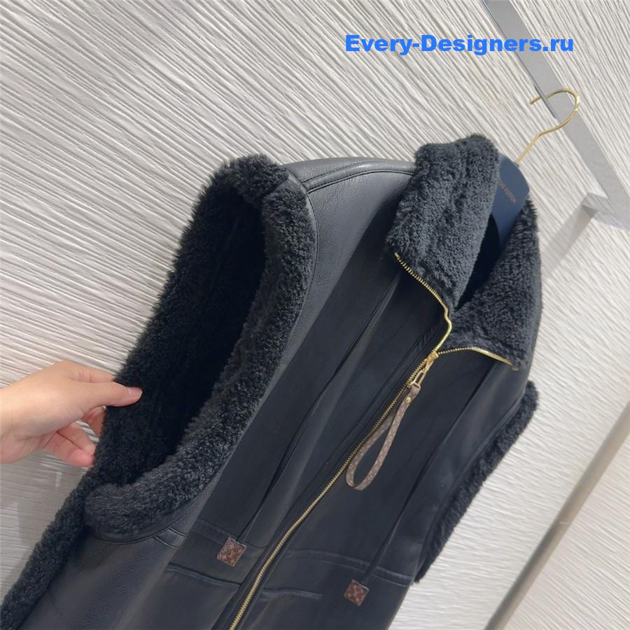 l0vis Vvtt0n lv new vest