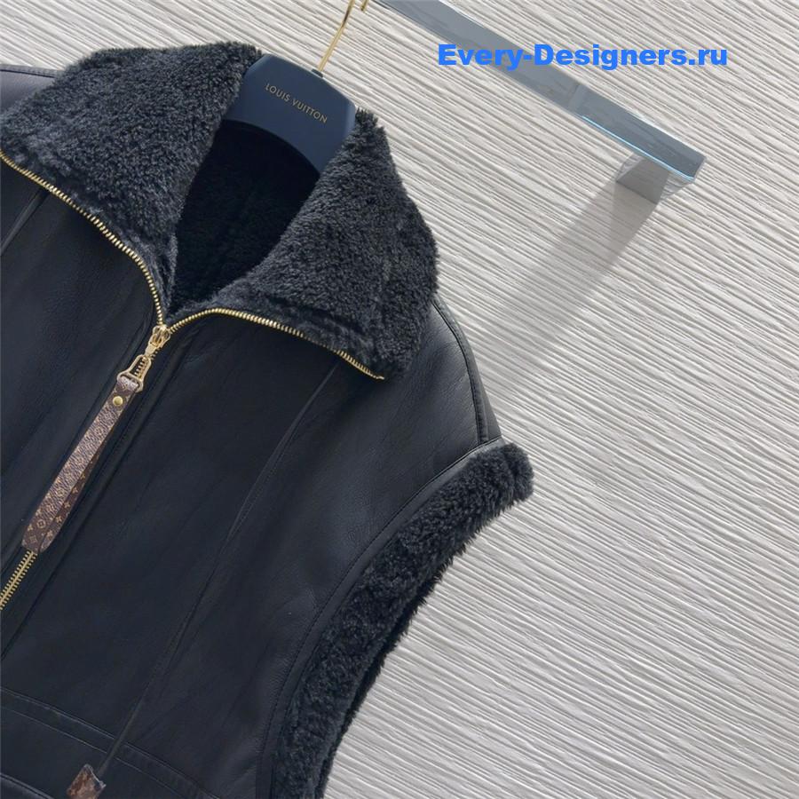 l0vis Vvtt0n lv new vest