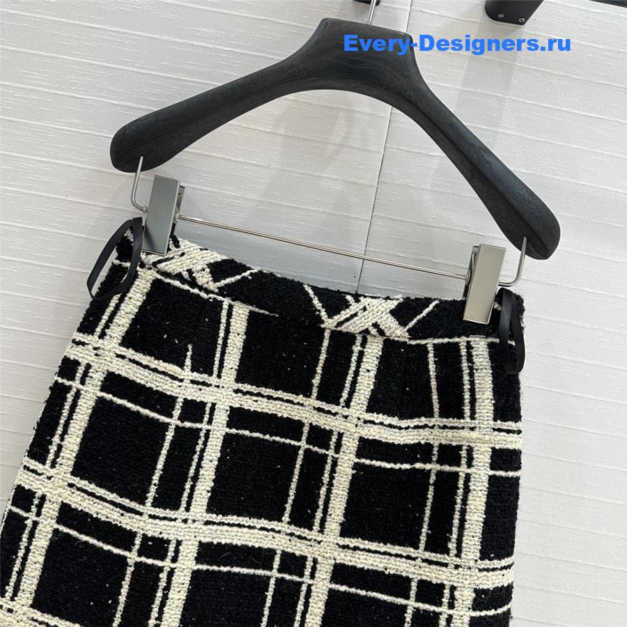 Va1e*ntin0 large check tweed skirt