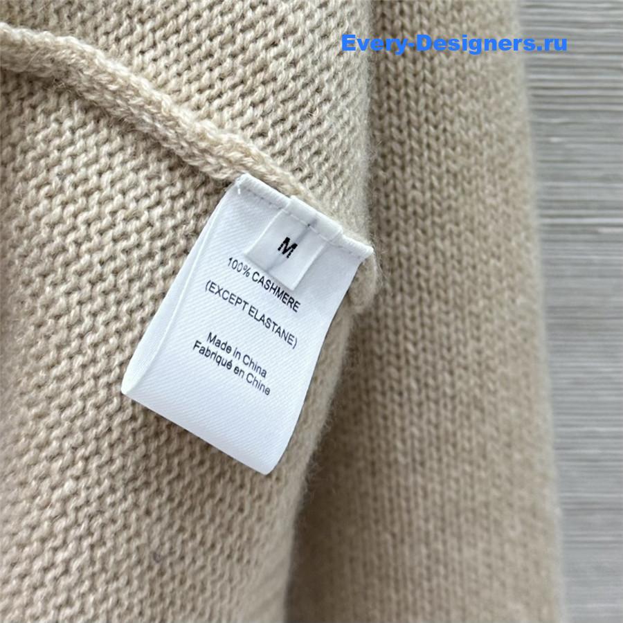 L0r0 P1ana beige cashmere turtleneck sweater