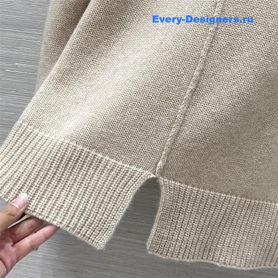 L0r0 P1ana beige cashmere turtleneck sweater