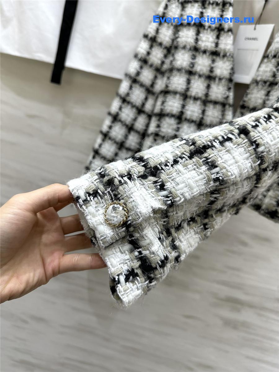 Ch**el wool soft tweed v-neck coat