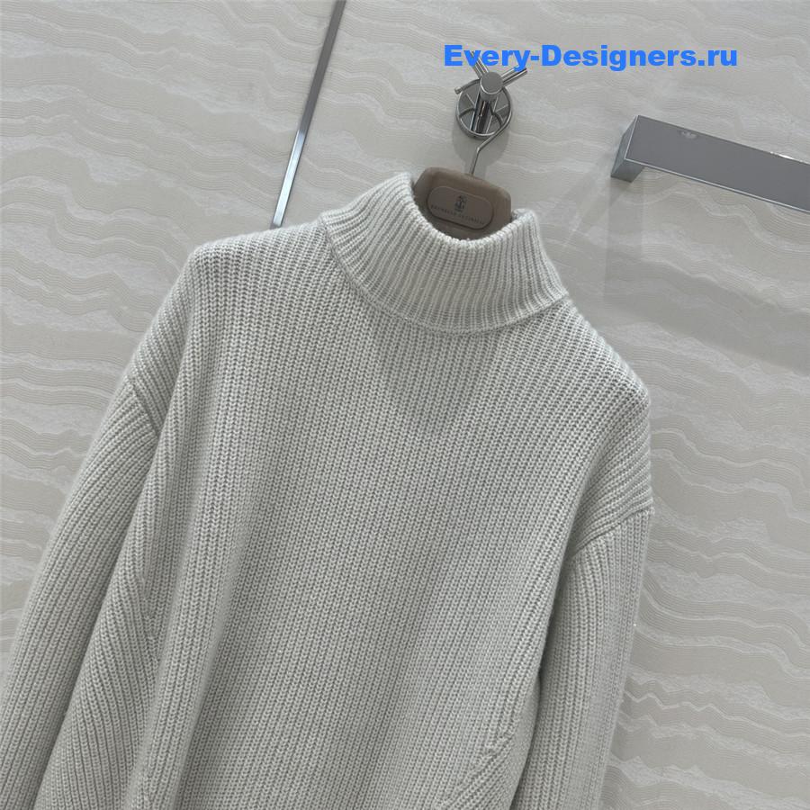 BC Turtleneck Cashmere Sweater off-white
