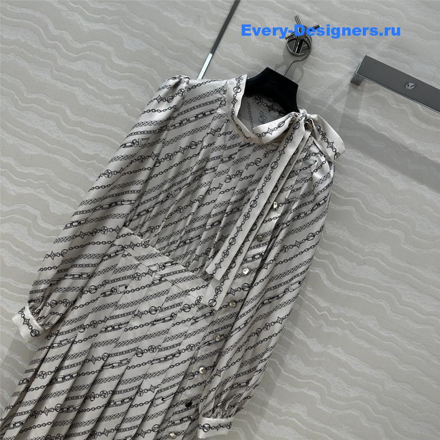 l0vis Vvtt0n long-sleeved chain print dress