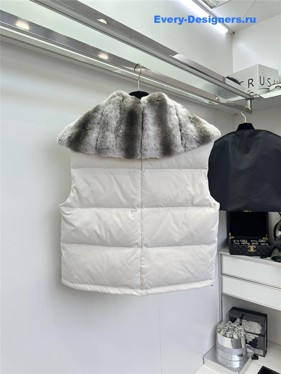 L0r0 P1ana down vest