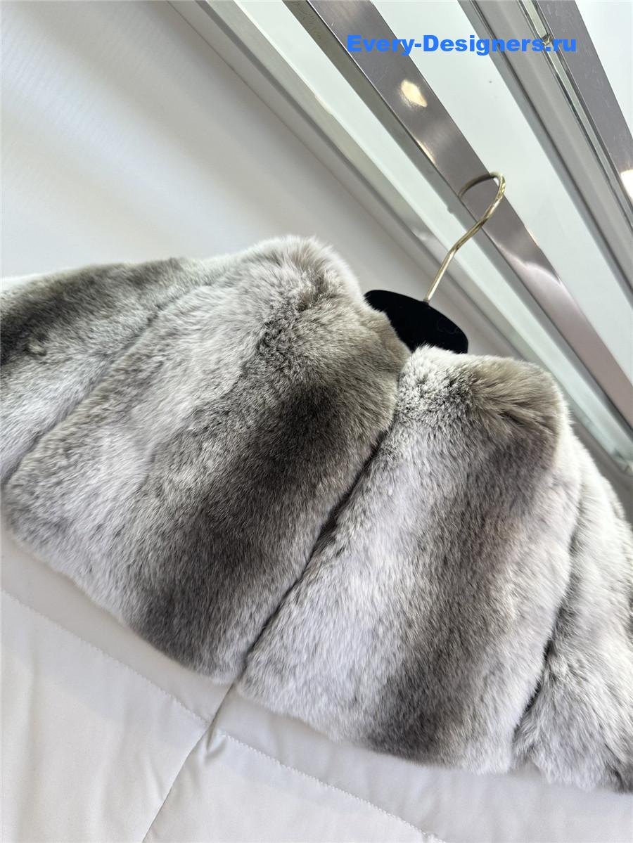 L0r0 P1ana down vest