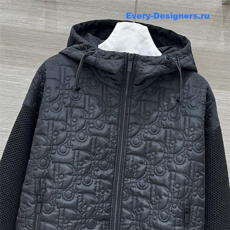 D10r hooded quilted jacket