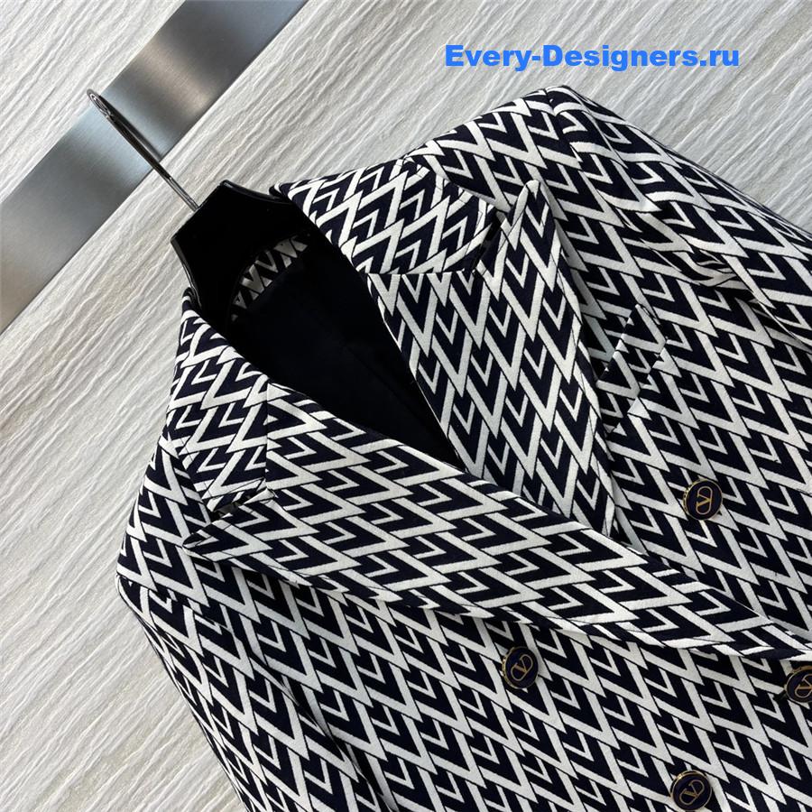 Va1e*ntin0 jacquard wool coat