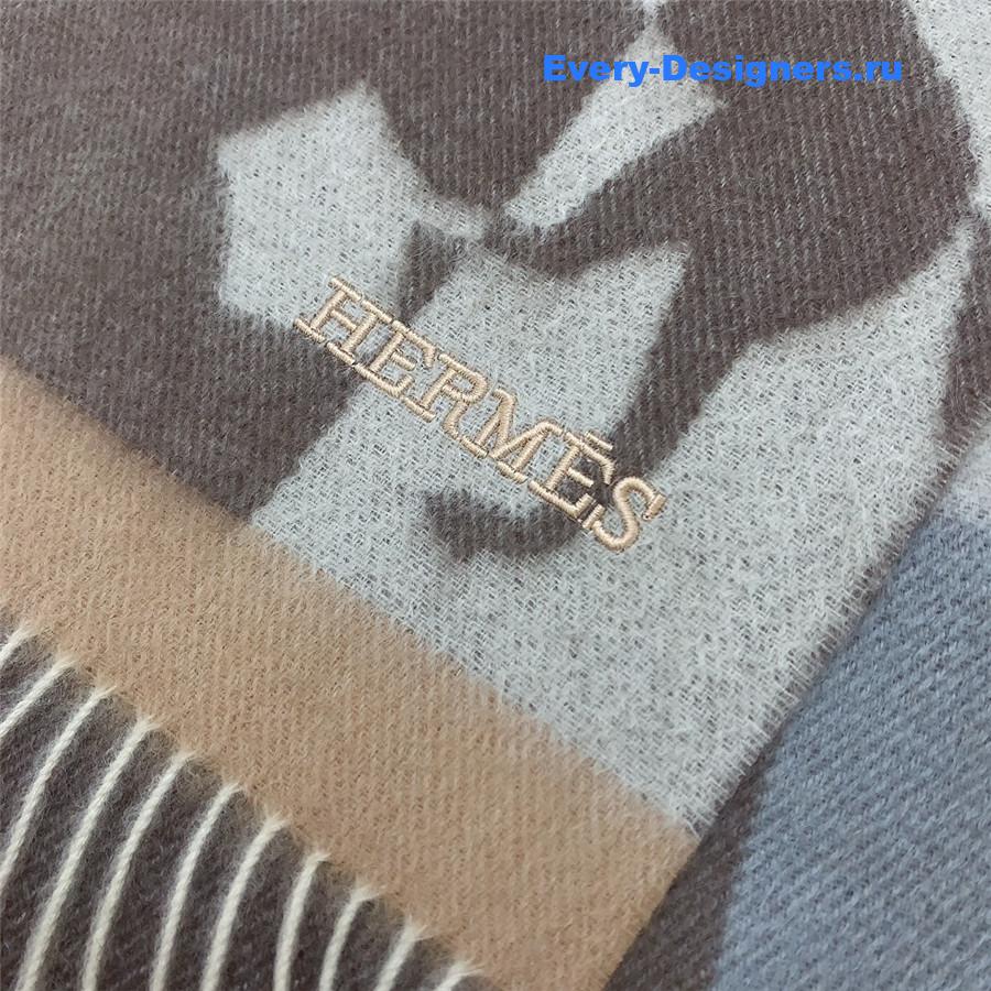 H**me5 cashmere scarf
