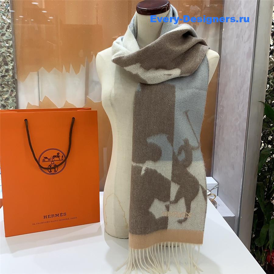H**me5 cashmere scarf