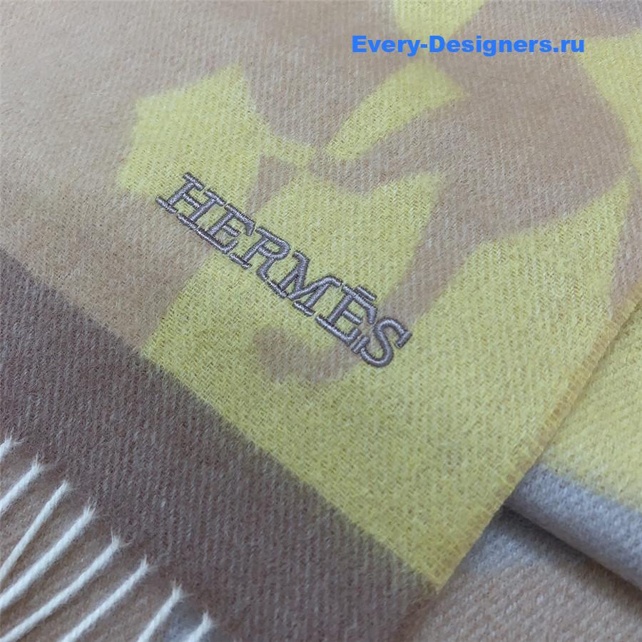 H**me5 cashmere scarf