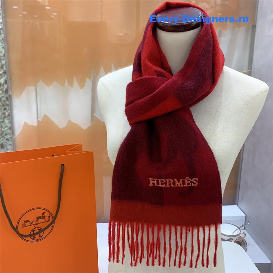 H**me5 cashmere scarf