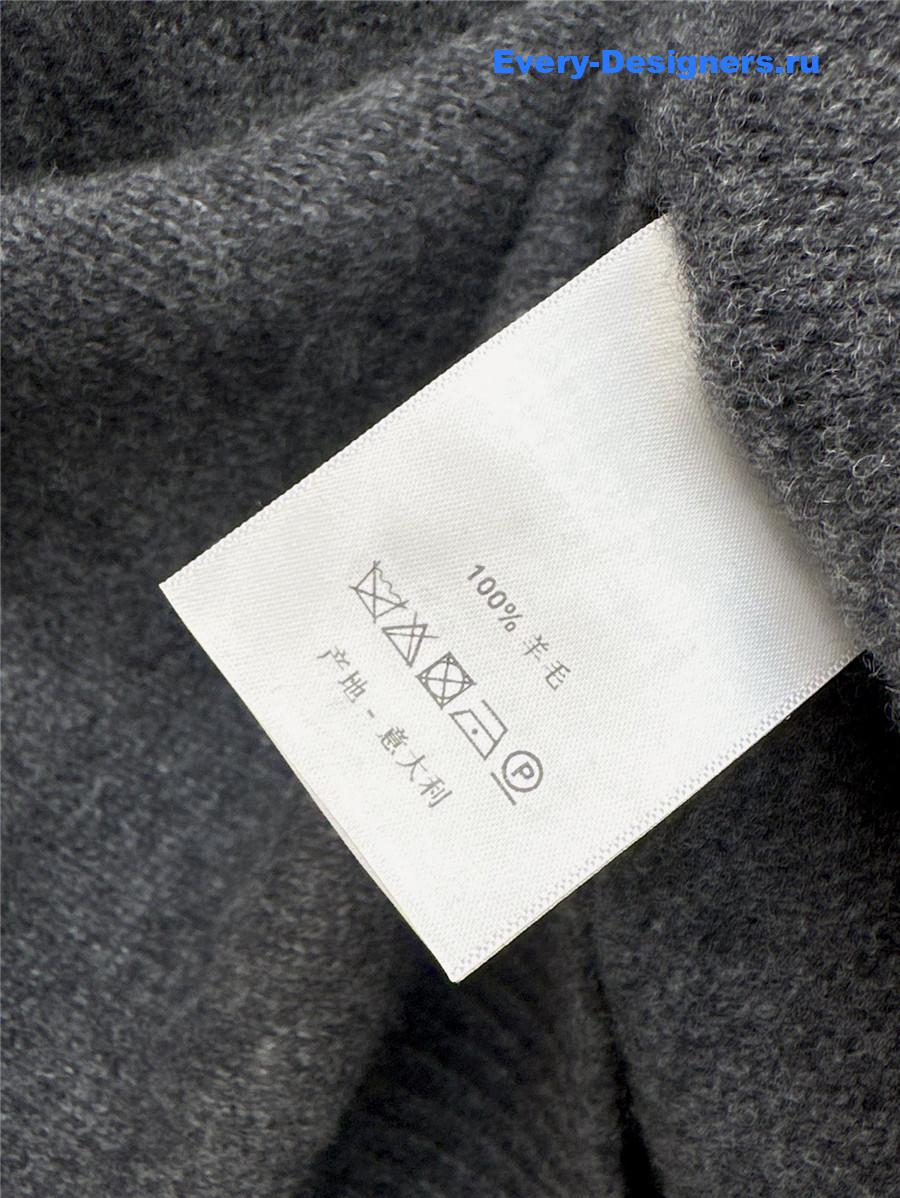 Pra*a lapel v-neck trim sweater grey