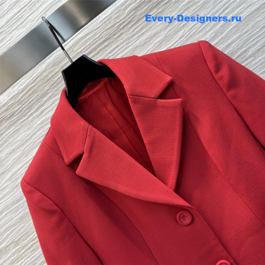 D10r red blazer