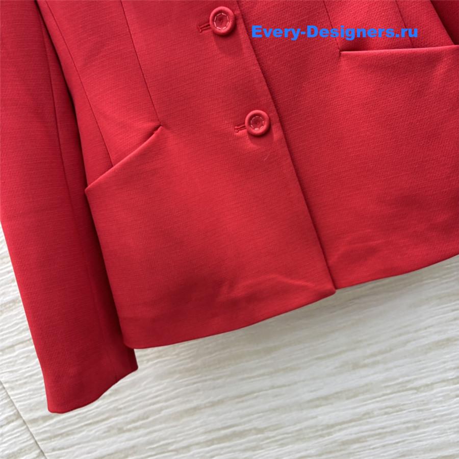 D10r red blazer