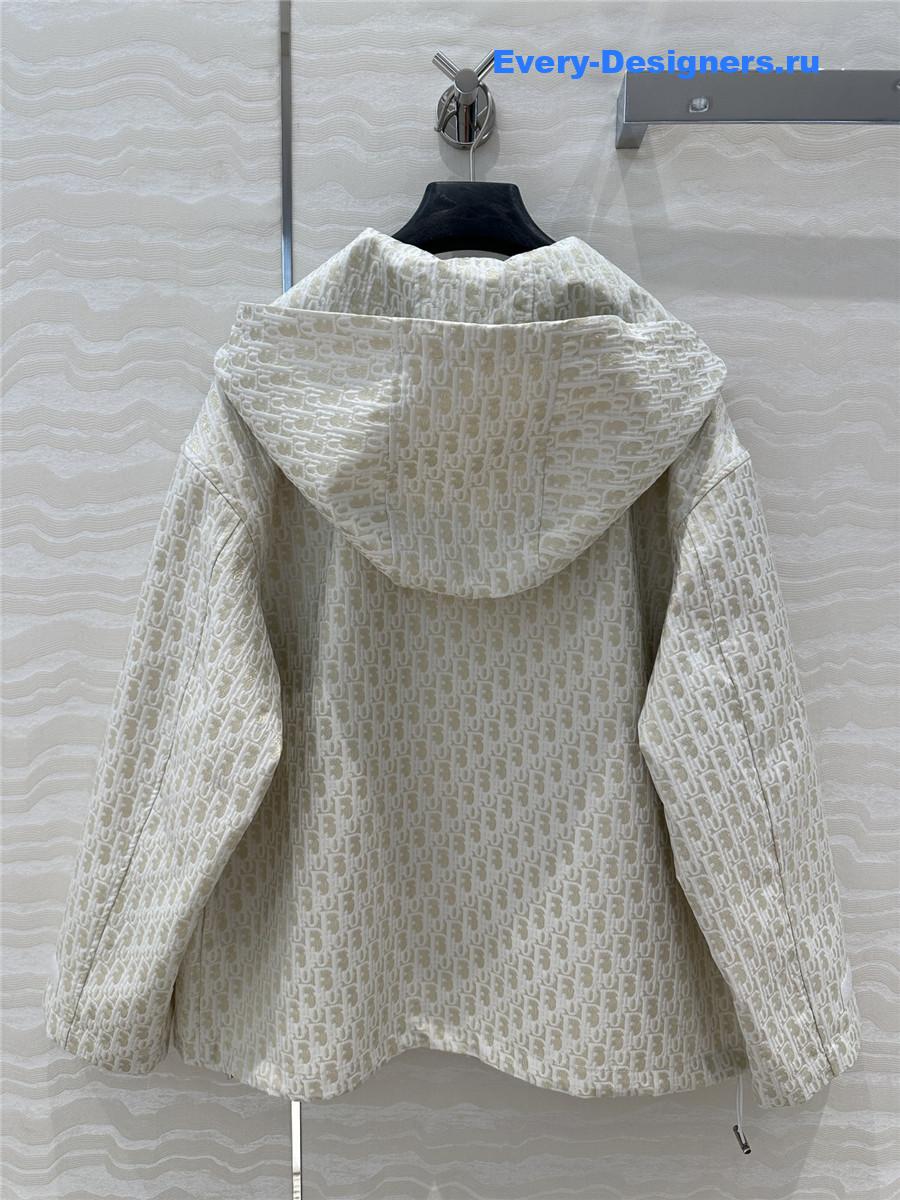 D10r hooded windbreaker jacket