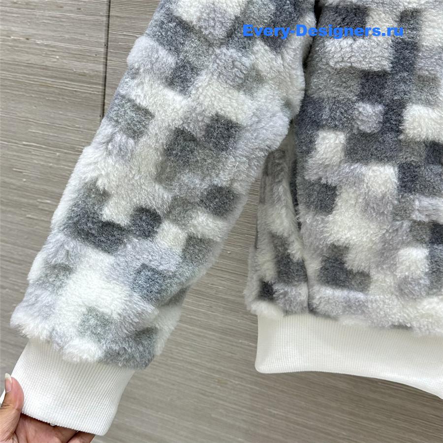 l0vis Vvtt0n lv lapel zipper jacket