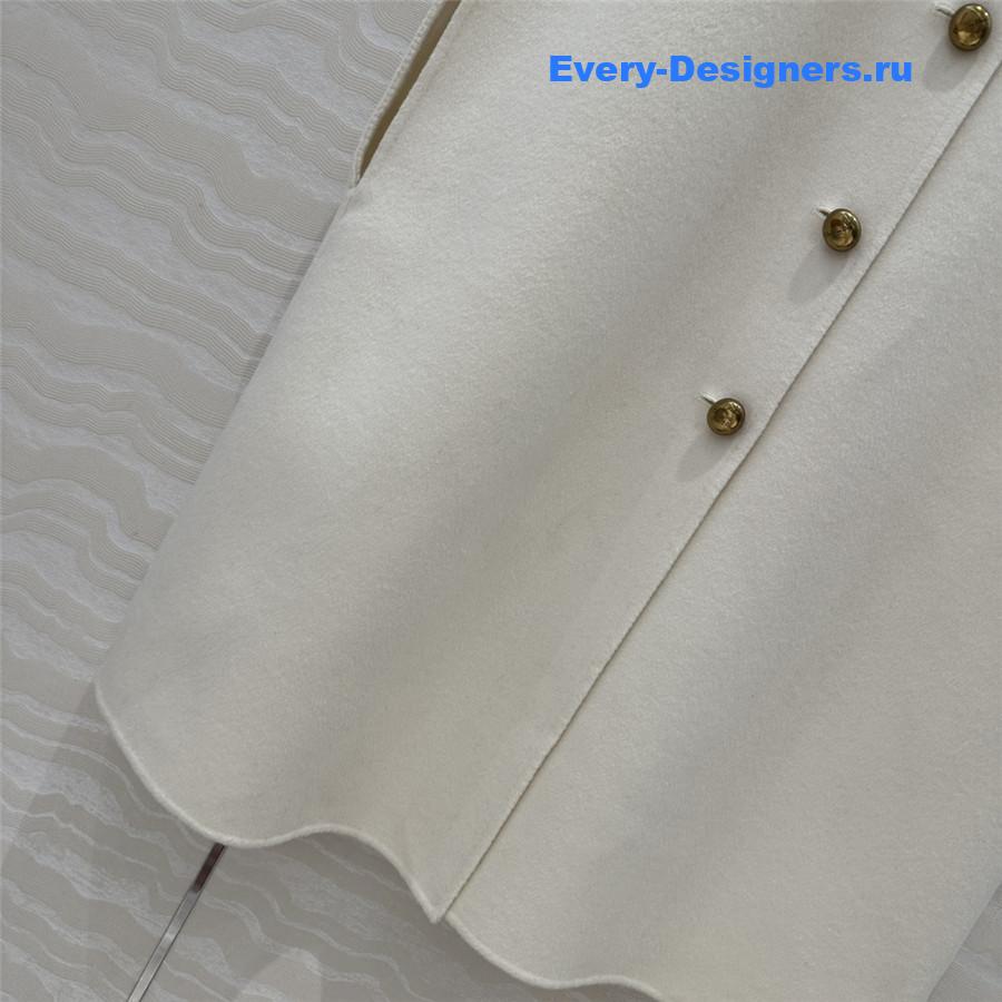 D10r women’s cashmere cape coat in white