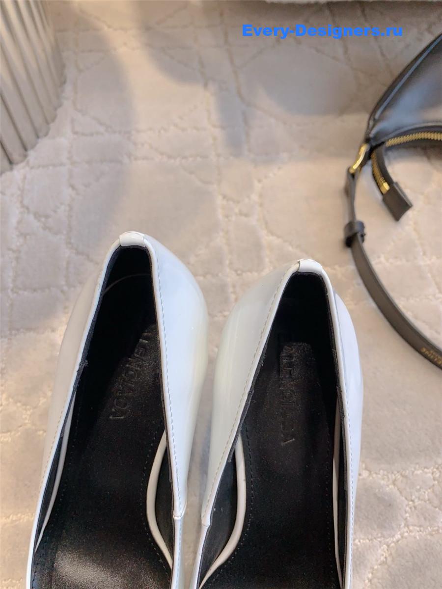 Ba1en*iaga b buckle rhinestone pumps