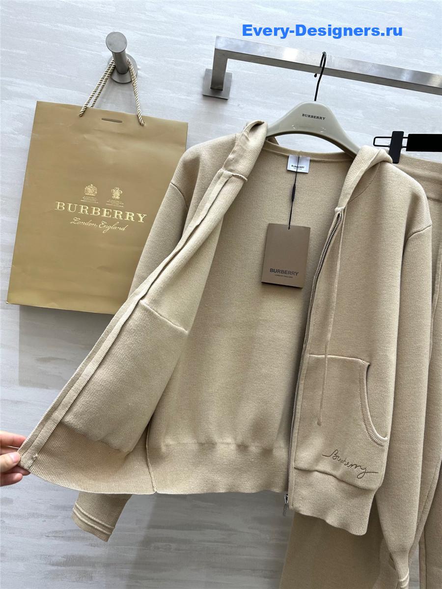 Bv*b*rry logo lettering embroidery suit