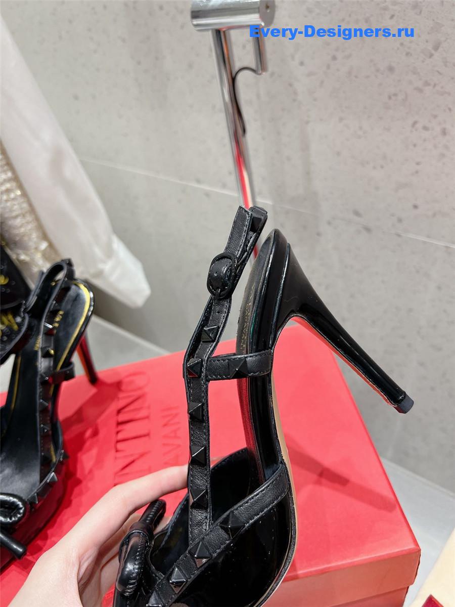 Va1e*ntin0 rockstud bow slingback pump in patent leather