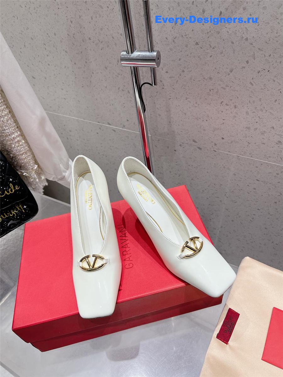 Va1e*ntin0 garavani vlogo studio pumps