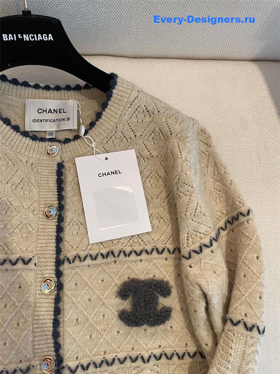 Ch**el crew neck knitted cardigan beige