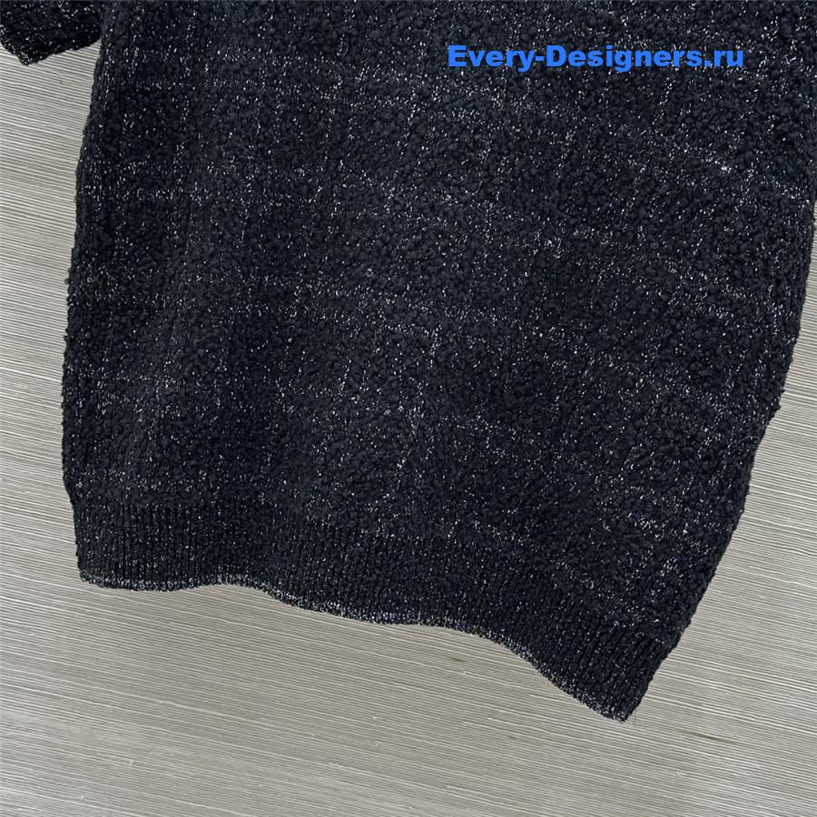 Gvc*1 gold check short-sleeved top black