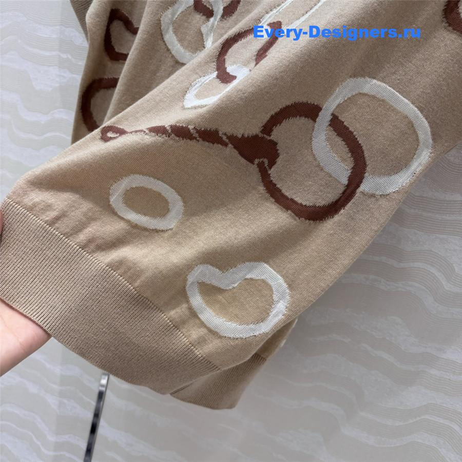 H**me5 brown knit short-sleeved top