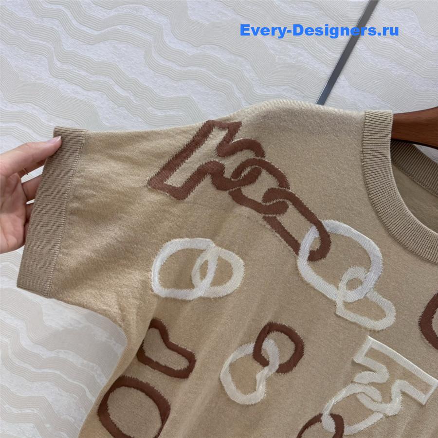 H**me5 brown knit short-sleeved top