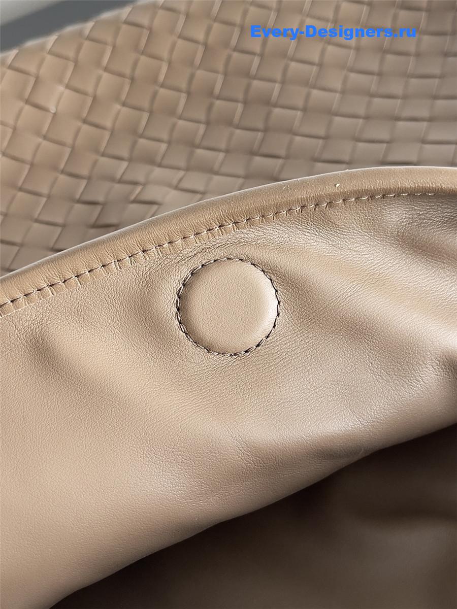 b0tt*ga Ven*ta hop large leather tote bag in beige