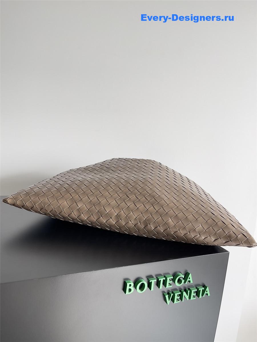 b0tt*ga Ven*ta hop large leather tote bag in beige