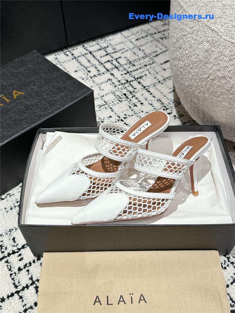 Alaia Le Coeur 90mm Leather Pumps in White