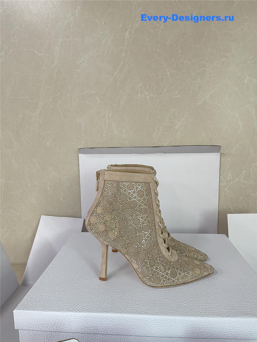 D10r capture heeled ankle boot beige