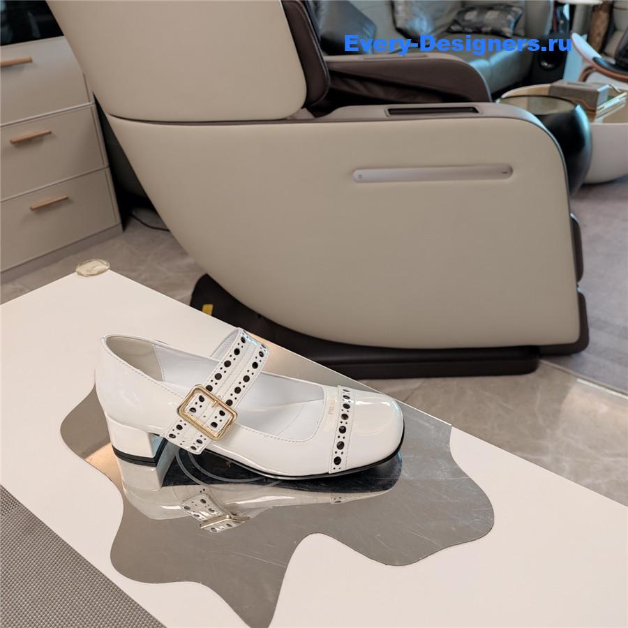 Pra*a 35mm leather mary jane pumps in white