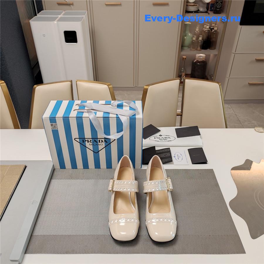 Pra*a 35mm leather mary jane pumps beige