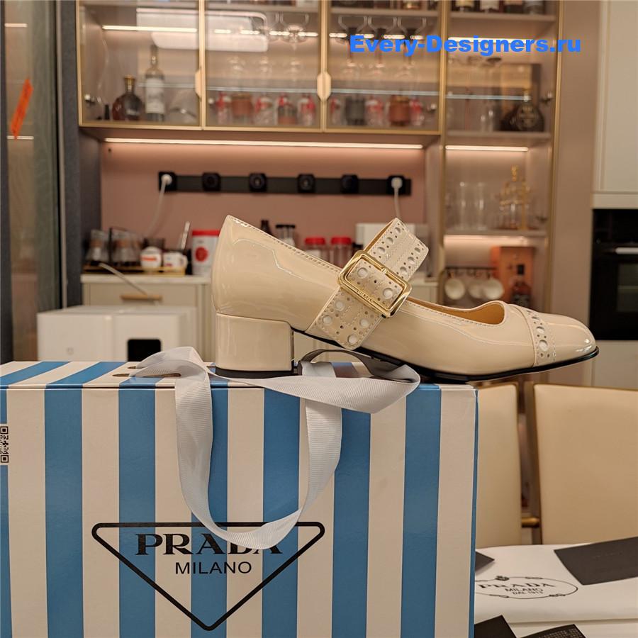 Pra*a 35mm leather mary jane pumps beige