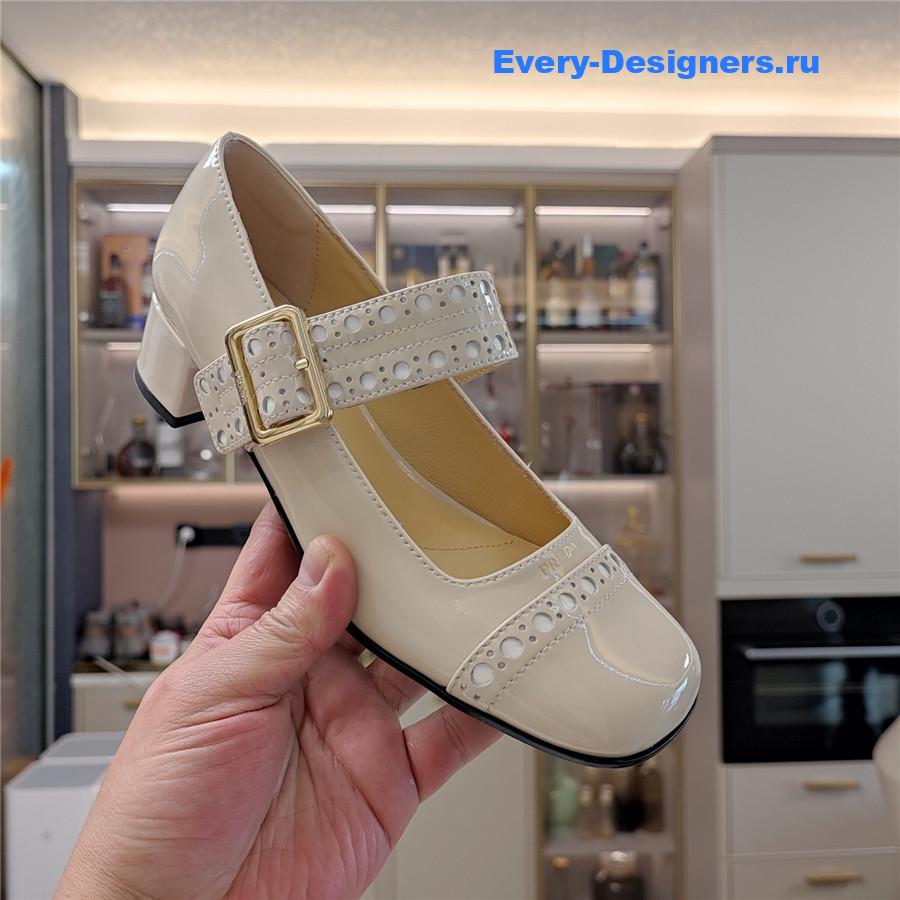 Pra*a 35mm leather mary jane pumps beige