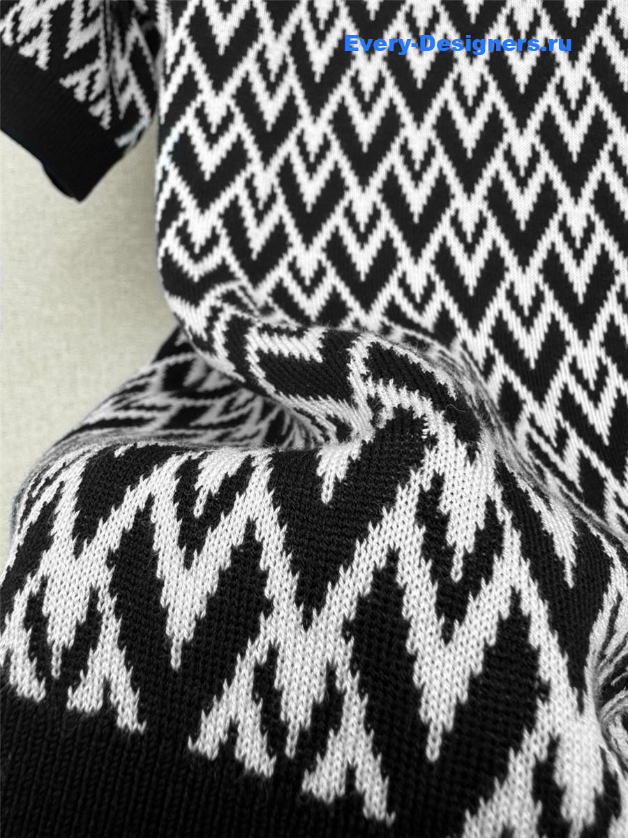 Va1e*ntin0 logo knit short sleeve