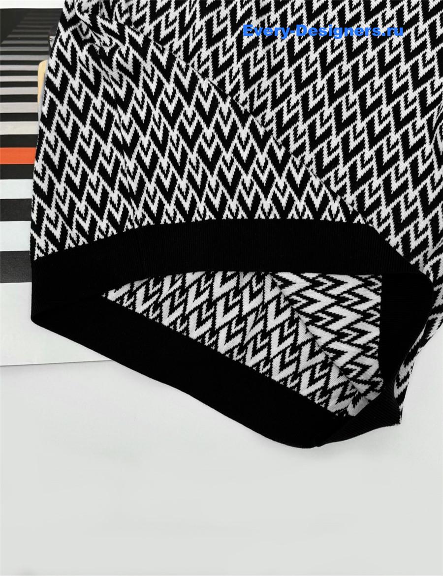 Va1e*ntin0 logo knit short sleeve