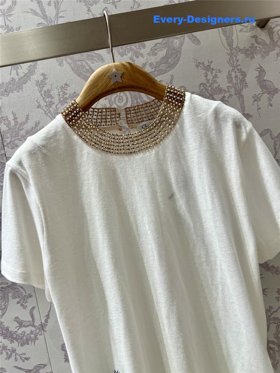 D10r white t-shirt with gold collar