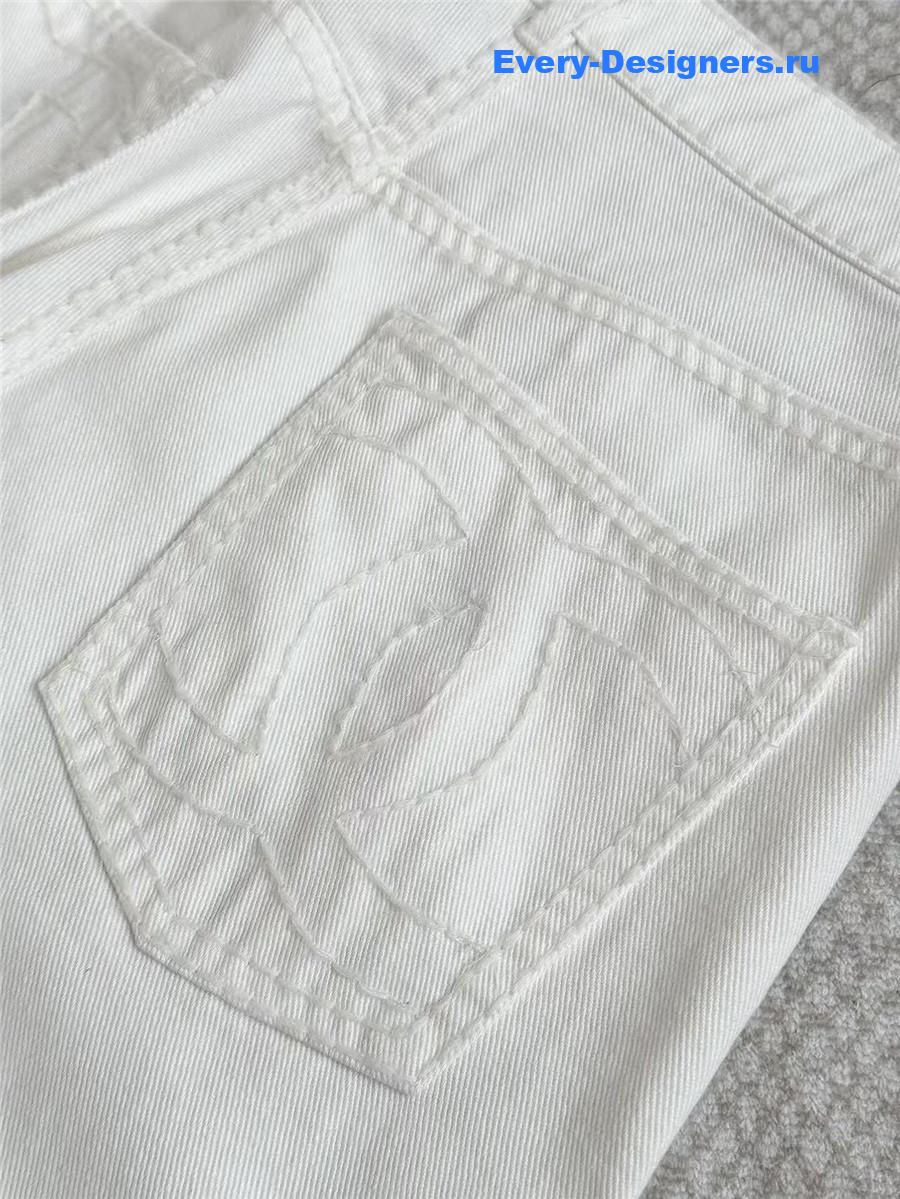Ch**el thick line logo white jeans