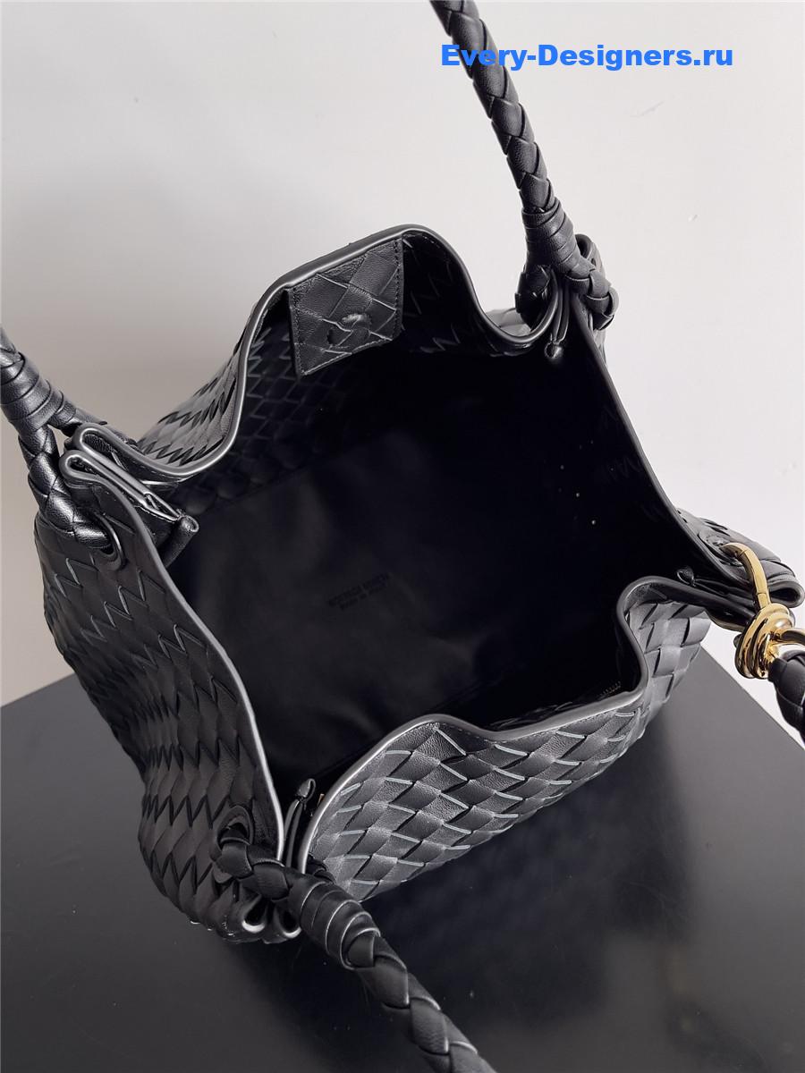 b0tt*ga Ven*ta large andiamo parachute bag black