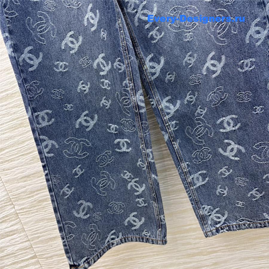 Ch**el lettering print straight jeans