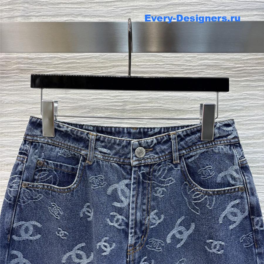 Ch**el lettering print straight jeans