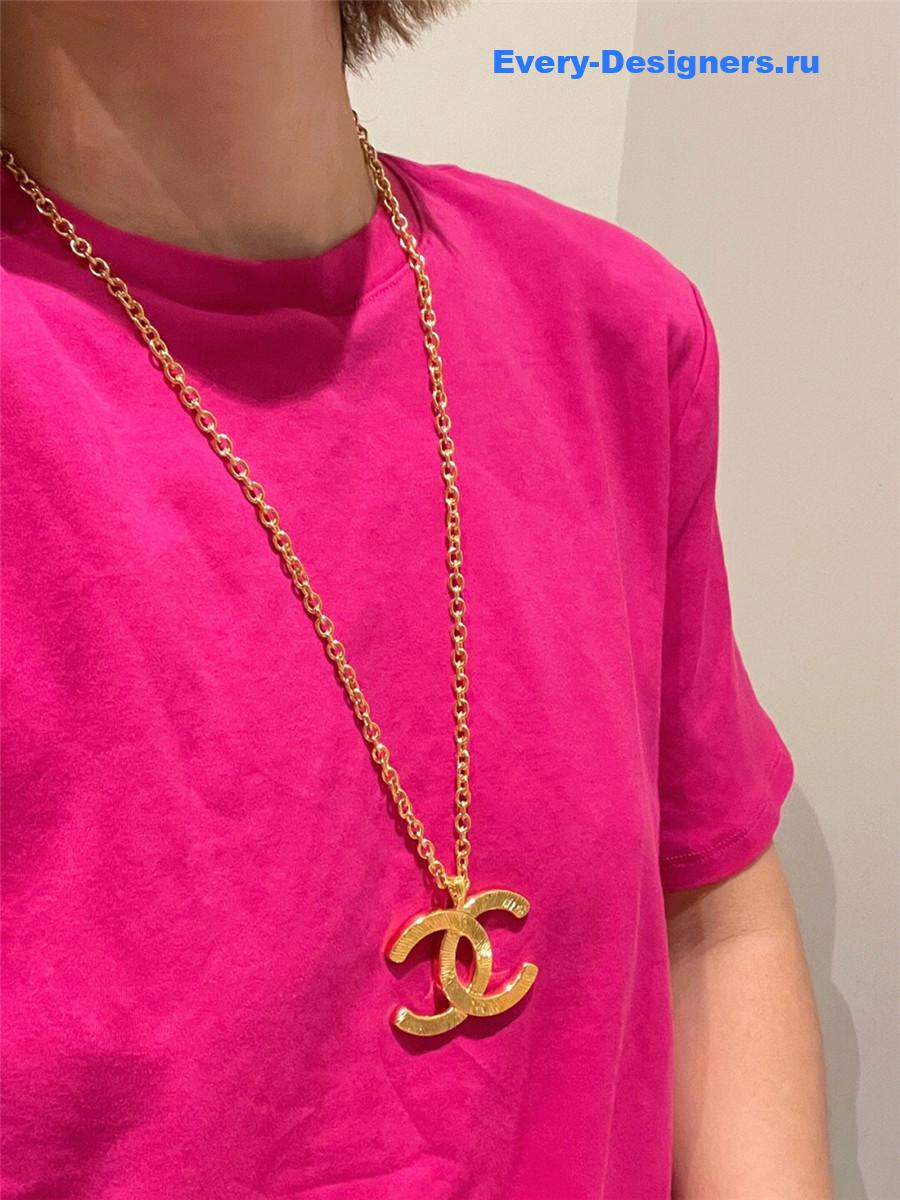 Ch**el cc logo necklace