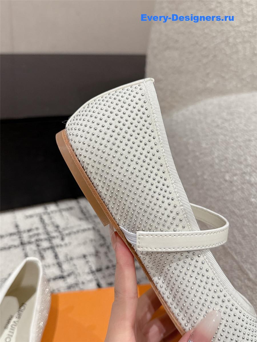 l0vis Vvtt0n perforated romy flat ballerina in white