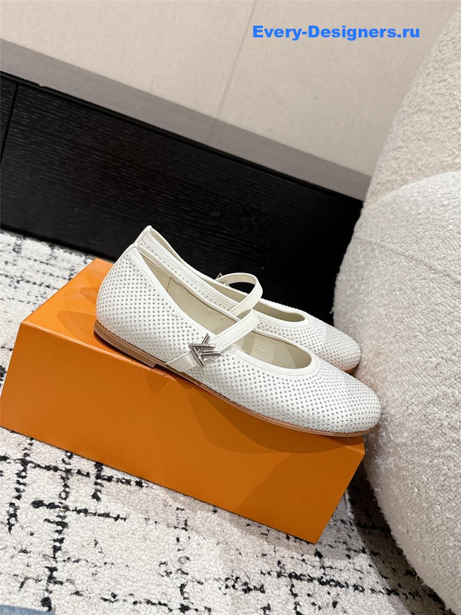 l0vis Vvtt0n perforated romy flat ballerina in white