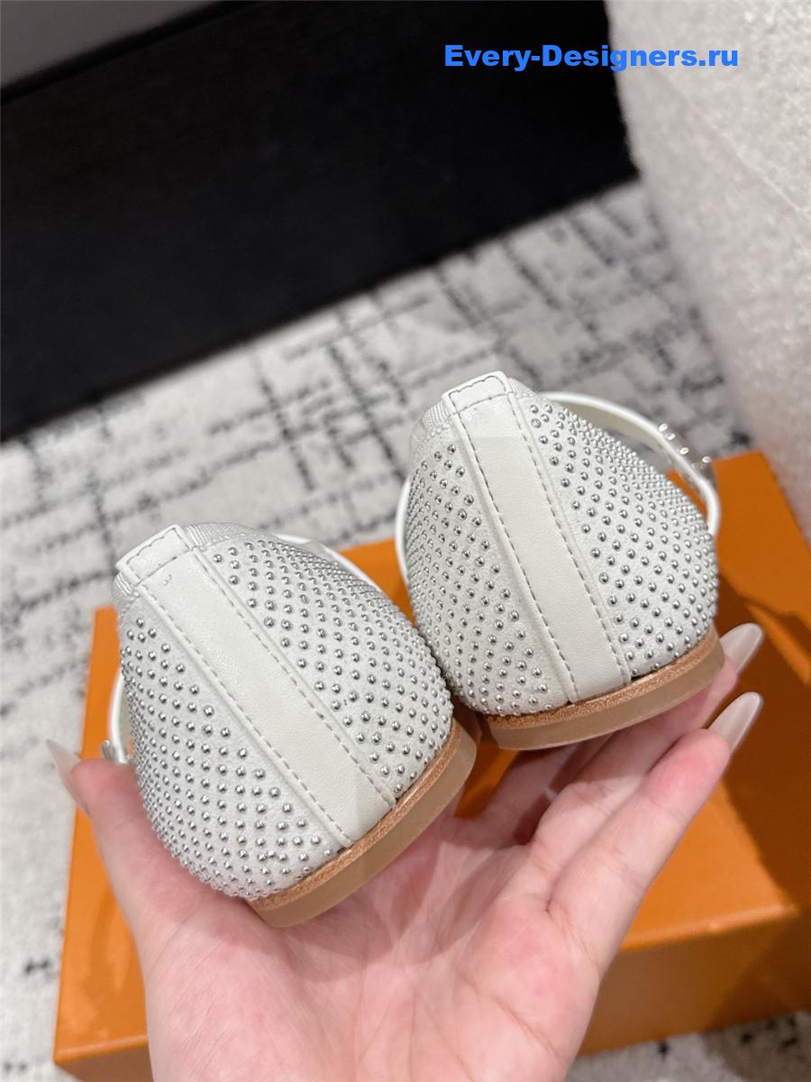 l0vis Vvtt0n perforated romy flat ballerina in white