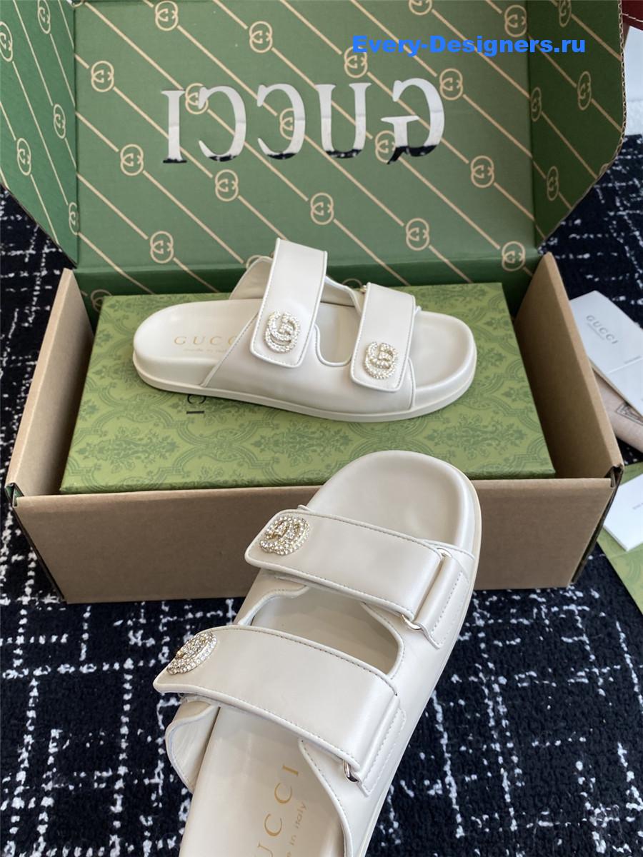 Gvc*1 gg logo slide sandals in white